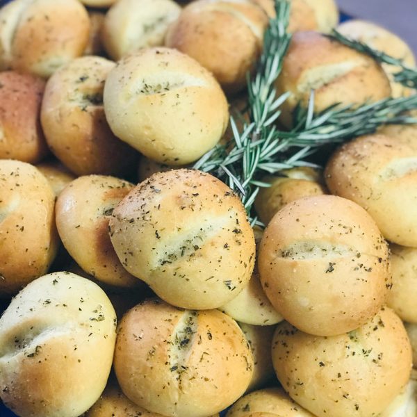 Fresh Baked Dinner Rolls With Herb Butter